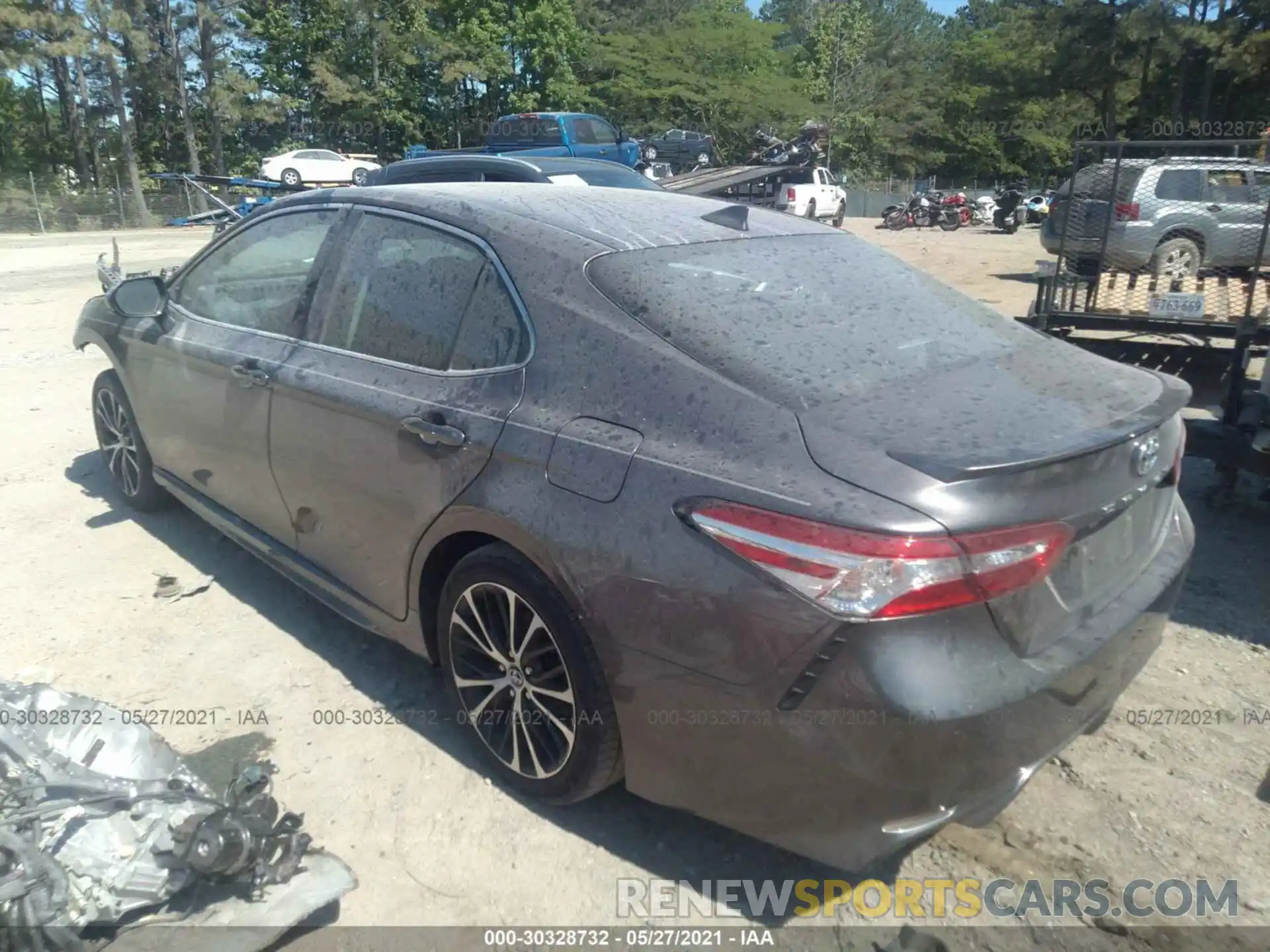 3 Photograph of a damaged car 4T1G11AKXLU945015 TOYOTA CAMRY 2020