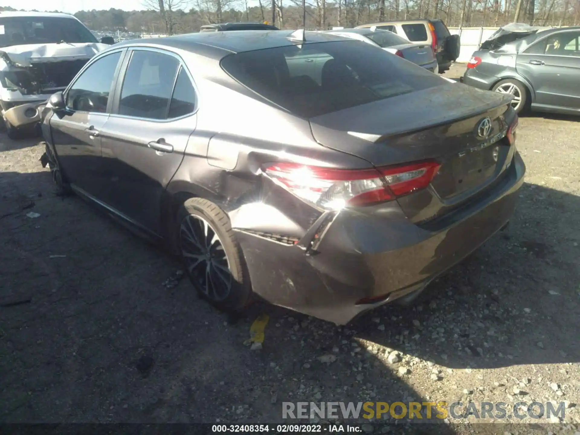 3 Photograph of a damaged car 4T1G11AKXLU945158 TOYOTA CAMRY 2020