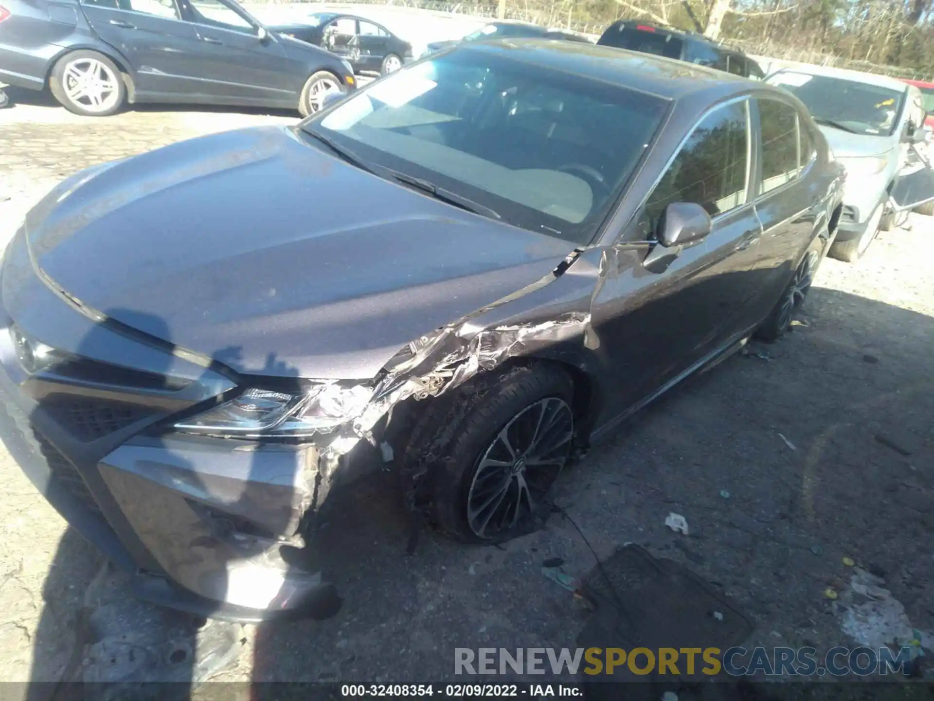 6 Photograph of a damaged car 4T1G11AKXLU945158 TOYOTA CAMRY 2020