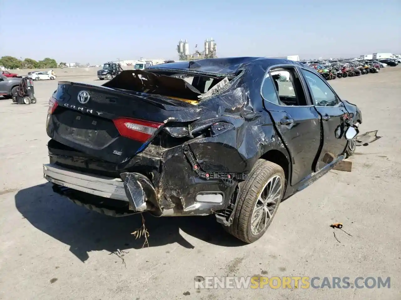 4 Photograph of a damaged car 4T1G11AKXLU948528 TOYOTA CAMRY 2020