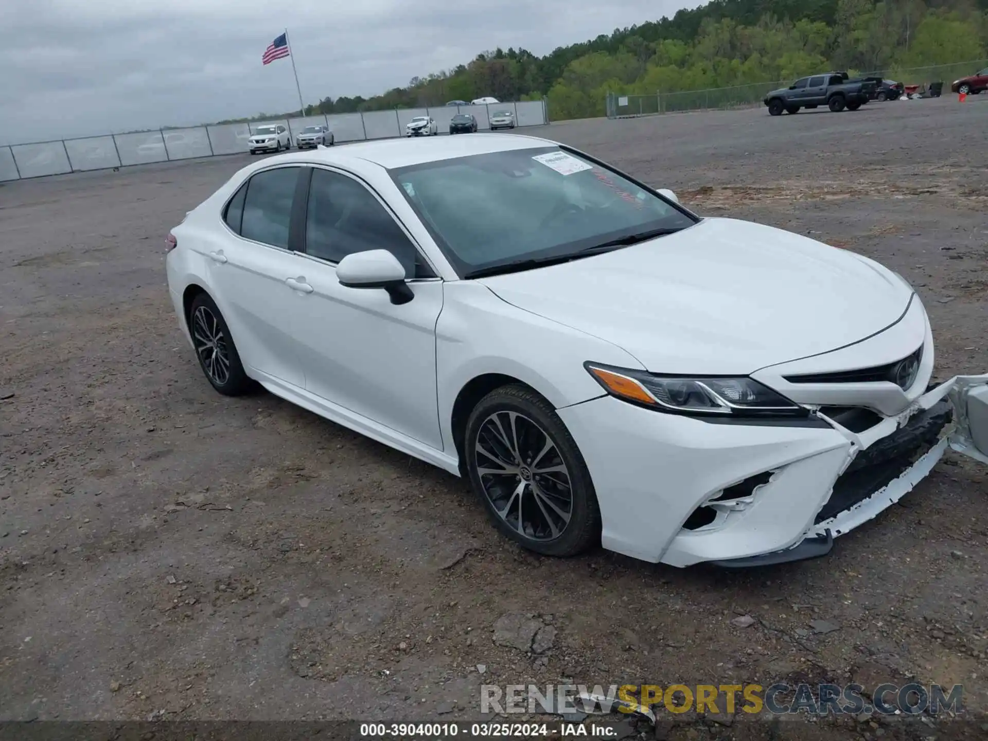 1 Photograph of a damaged car 4T1G11AKXLU951087 TOYOTA CAMRY 2020