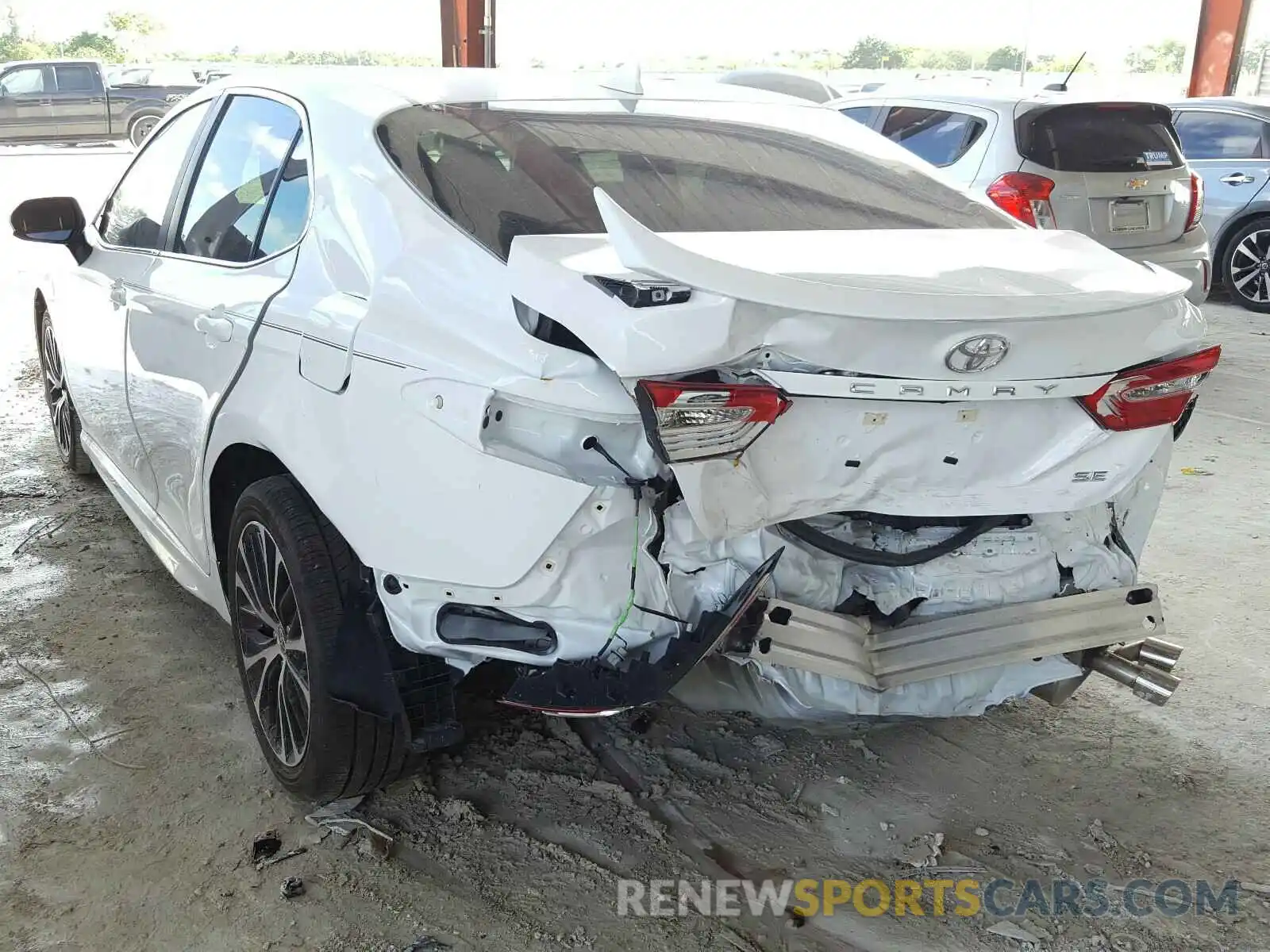 3 Photograph of a damaged car 4T1G11AKXLU952871 TOYOTA CAMRY 2020