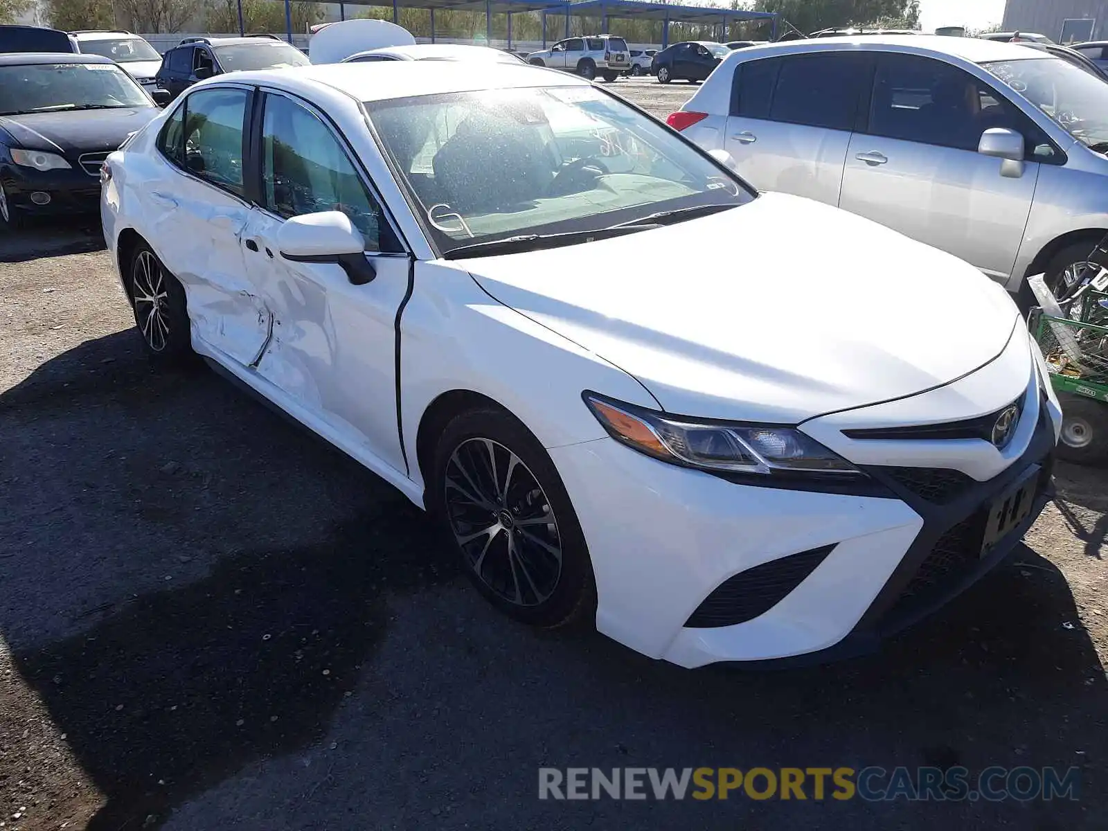 1 Photograph of a damaged car 4T1G11AKXLU954183 TOYOTA CAMRY 2020