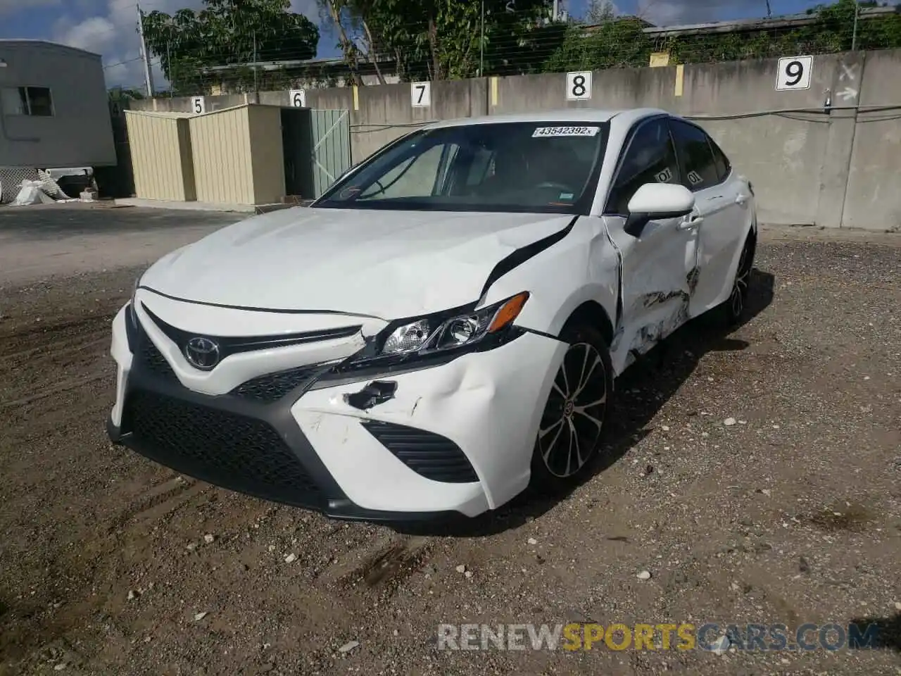 2 Photograph of a damaged car 4T1G11AKXLU957729 TOYOTA CAMRY 2020