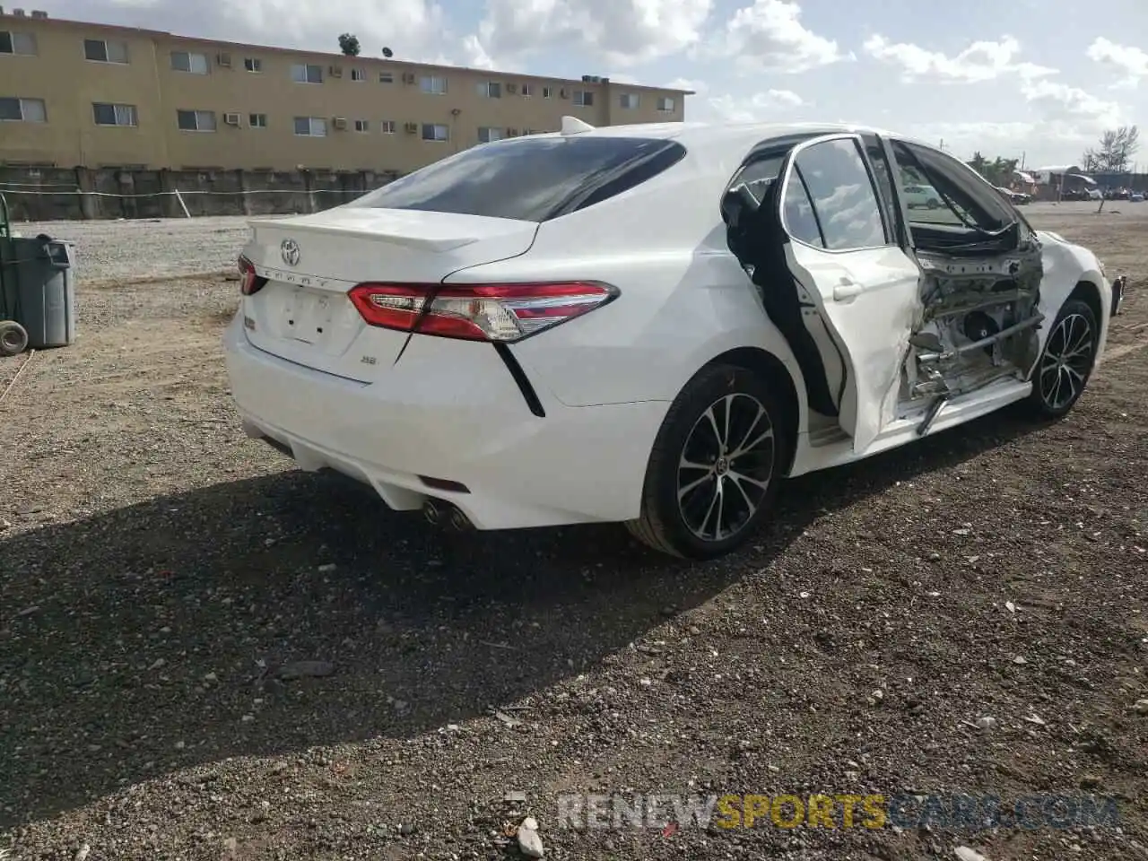 4 Photograph of a damaged car 4T1G11AKXLU957729 TOYOTA CAMRY 2020