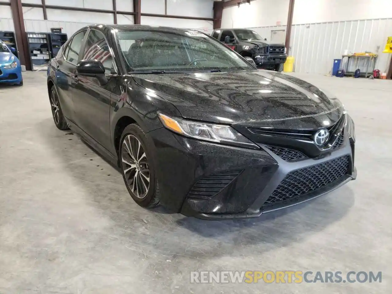 1 Photograph of a damaged car 4T1G11AKXLU962235 TOYOTA CAMRY 2020