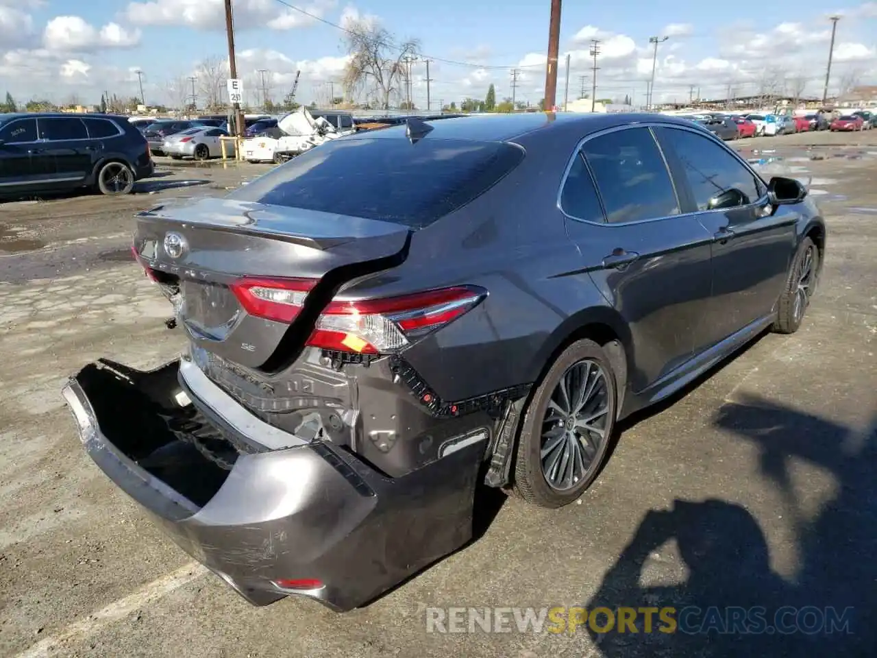 4 Photograph of a damaged car 4T1G11AKXLU965586 TOYOTA CAMRY 2020