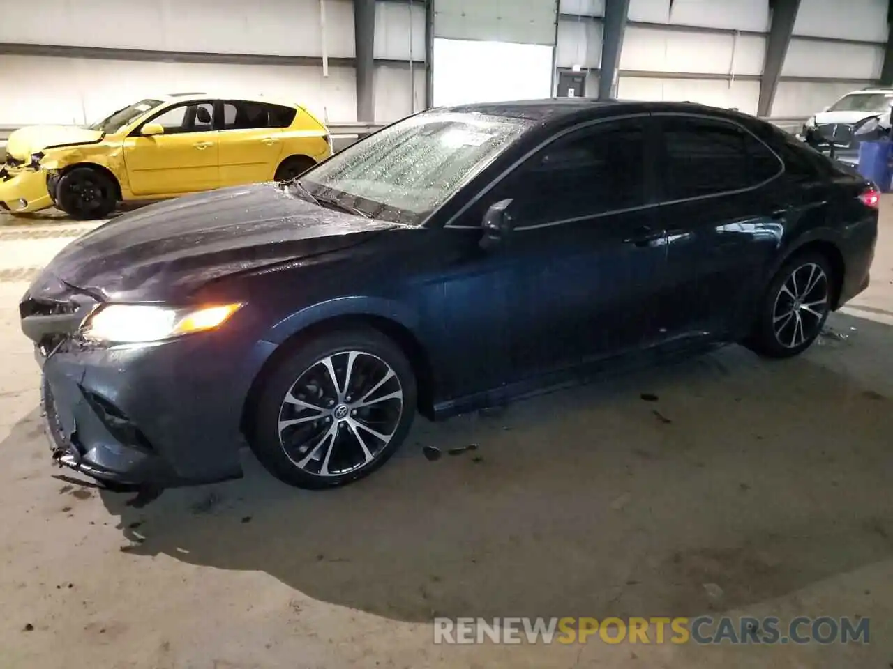 1 Photograph of a damaged car 4T1G11AKXLU970299 TOYOTA CAMRY 2020