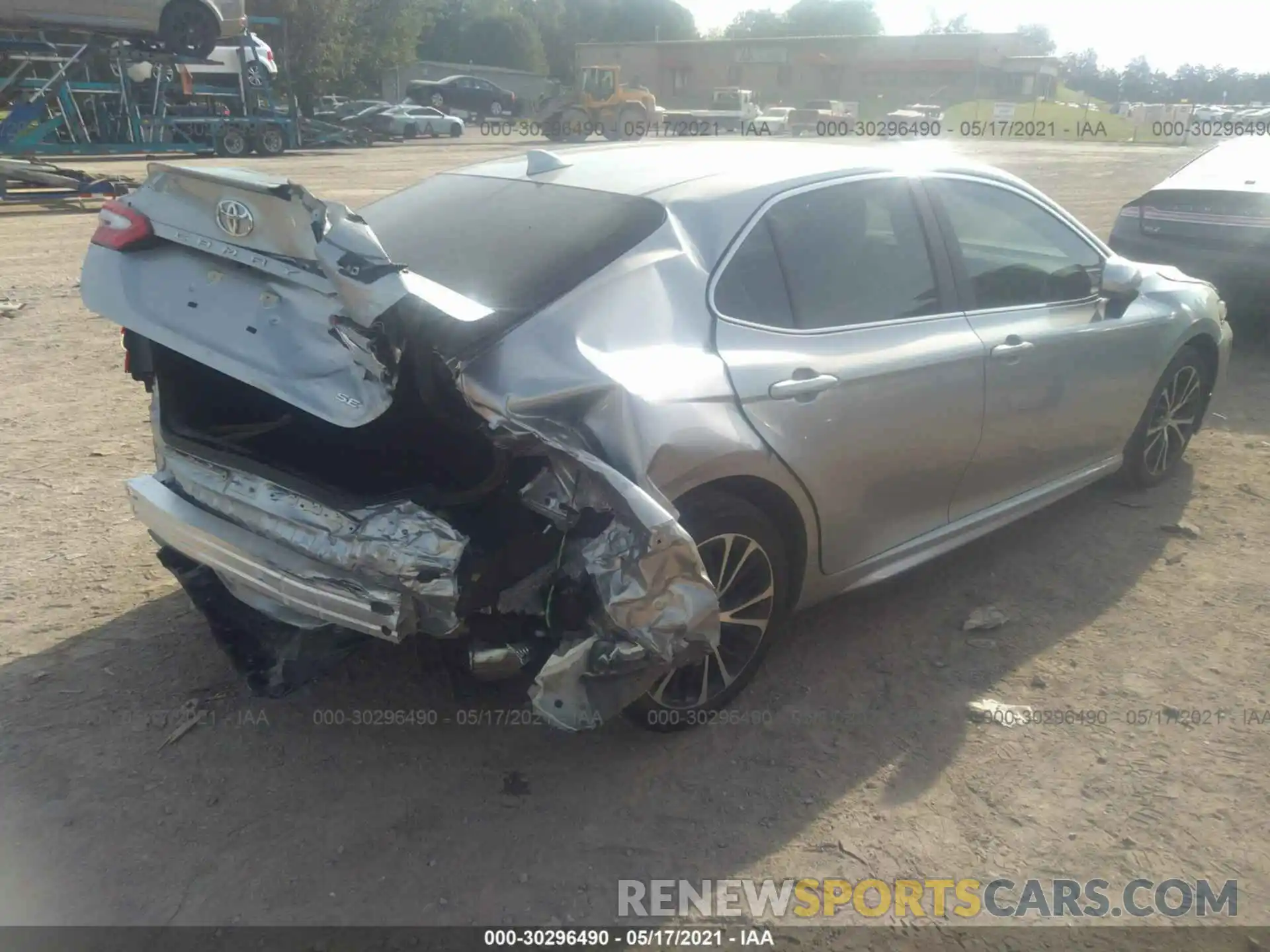 4 Photograph of a damaged car 4T1G11AKXLU975101 TOYOTA CAMRY 2020