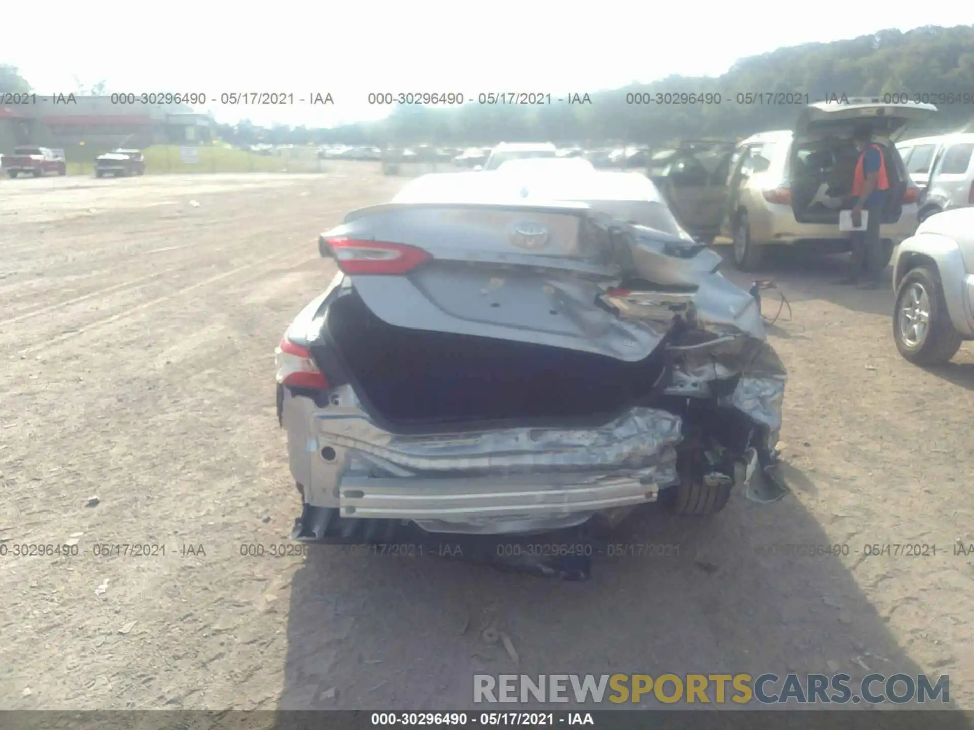 6 Photograph of a damaged car 4T1G11AKXLU975101 TOYOTA CAMRY 2020