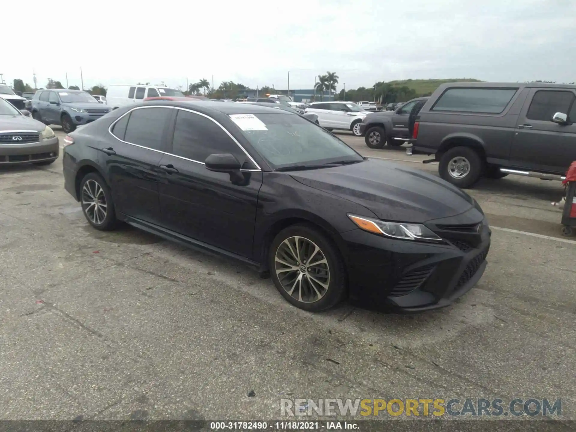 1 Photograph of a damaged car 4T1G11AKXLU976135 TOYOTA CAMRY 2020