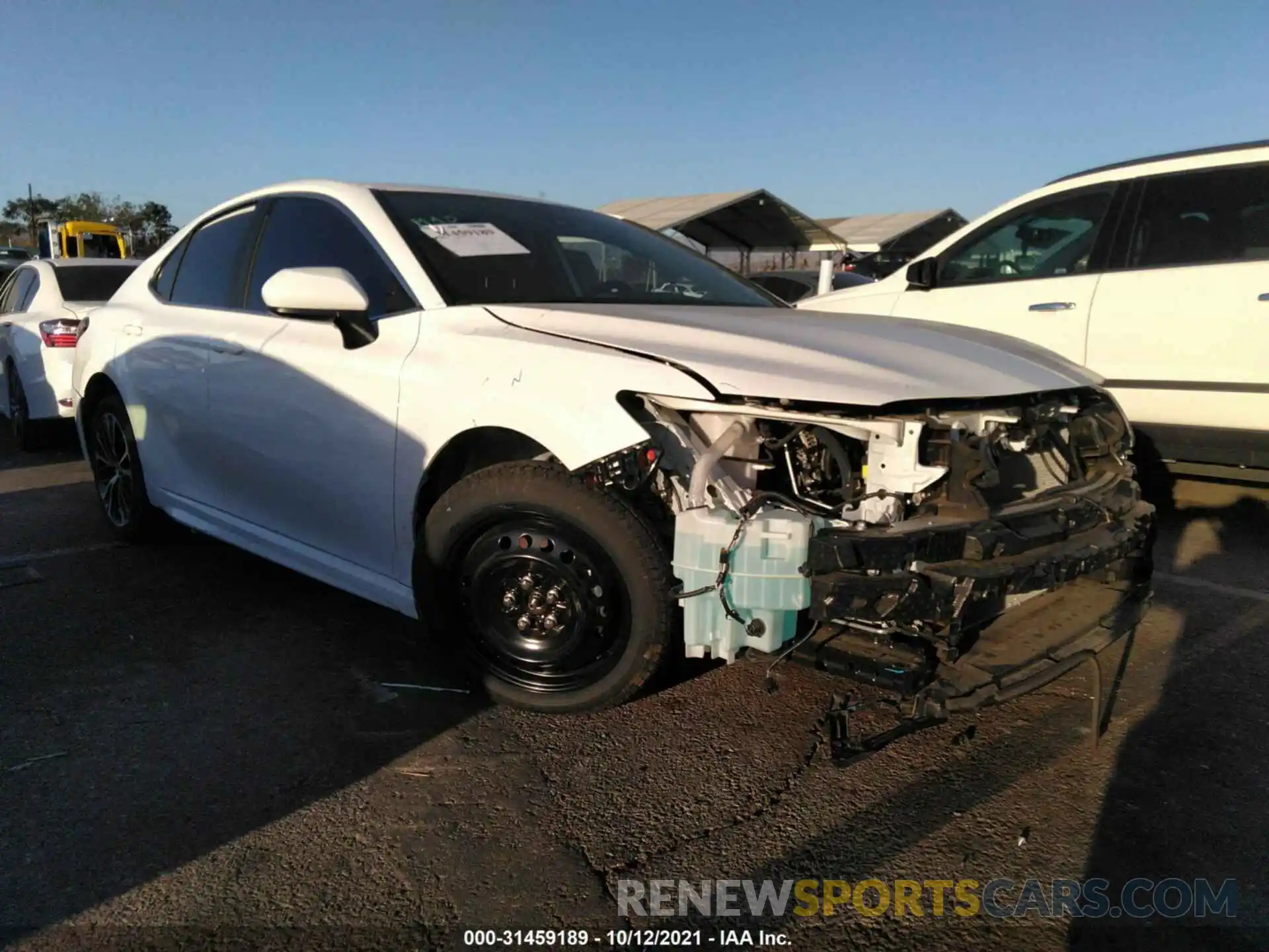 1 Photograph of a damaged car 4T1G11AKXLU980511 TOYOTA CAMRY 2020