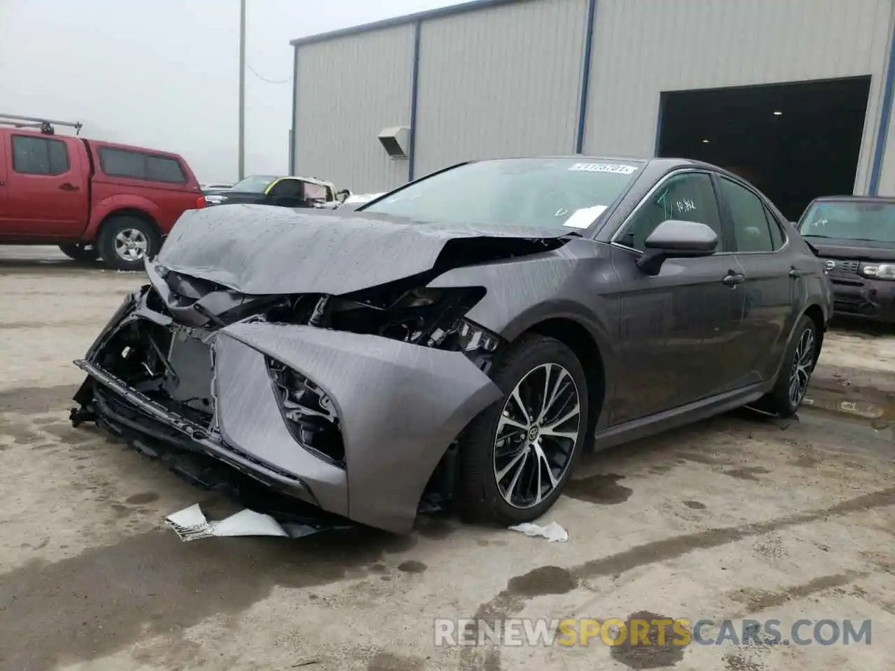 2 Photograph of a damaged car 4T1G11AKXLU981142 TOYOTA CAMRY 2020