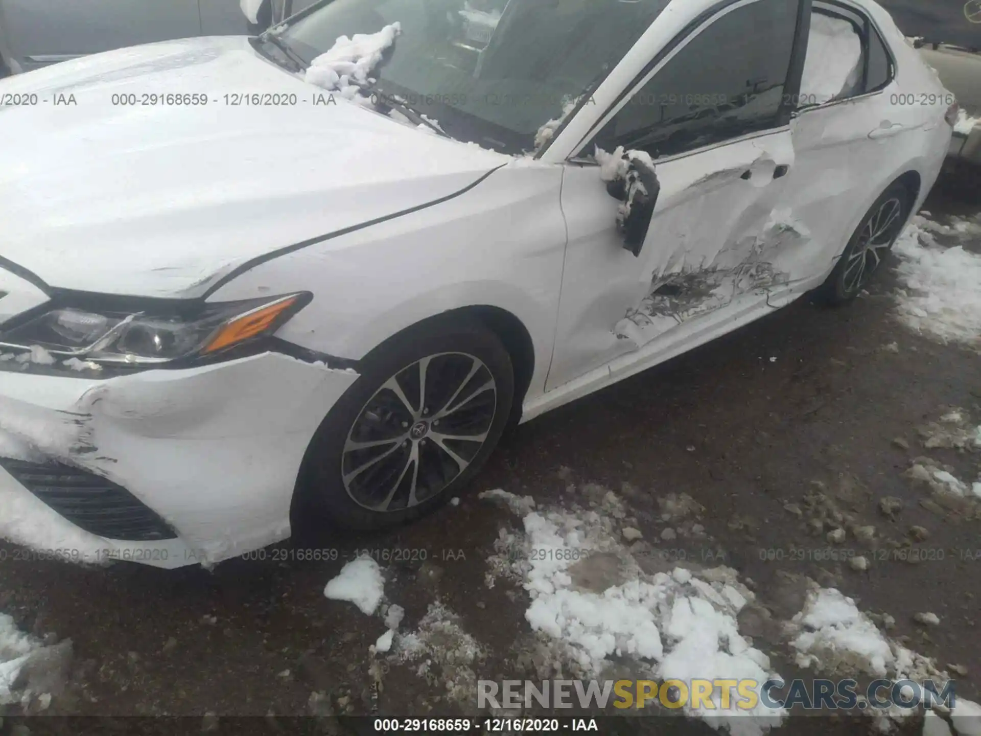 6 Photograph of a damaged car 4T1G11AKXLU981853 TOYOTA CAMRY 2020