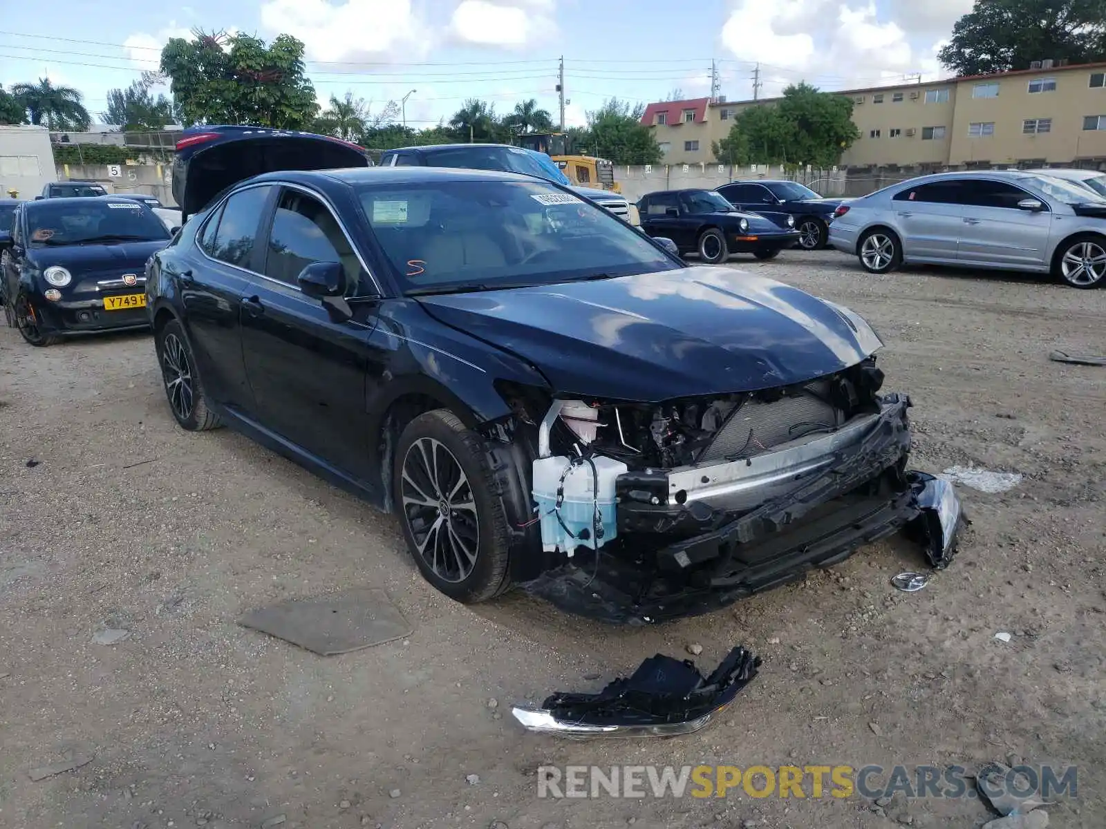 1 Photograph of a damaged car 4T1G11AKXLU982470 TOYOTA CAMRY 2020