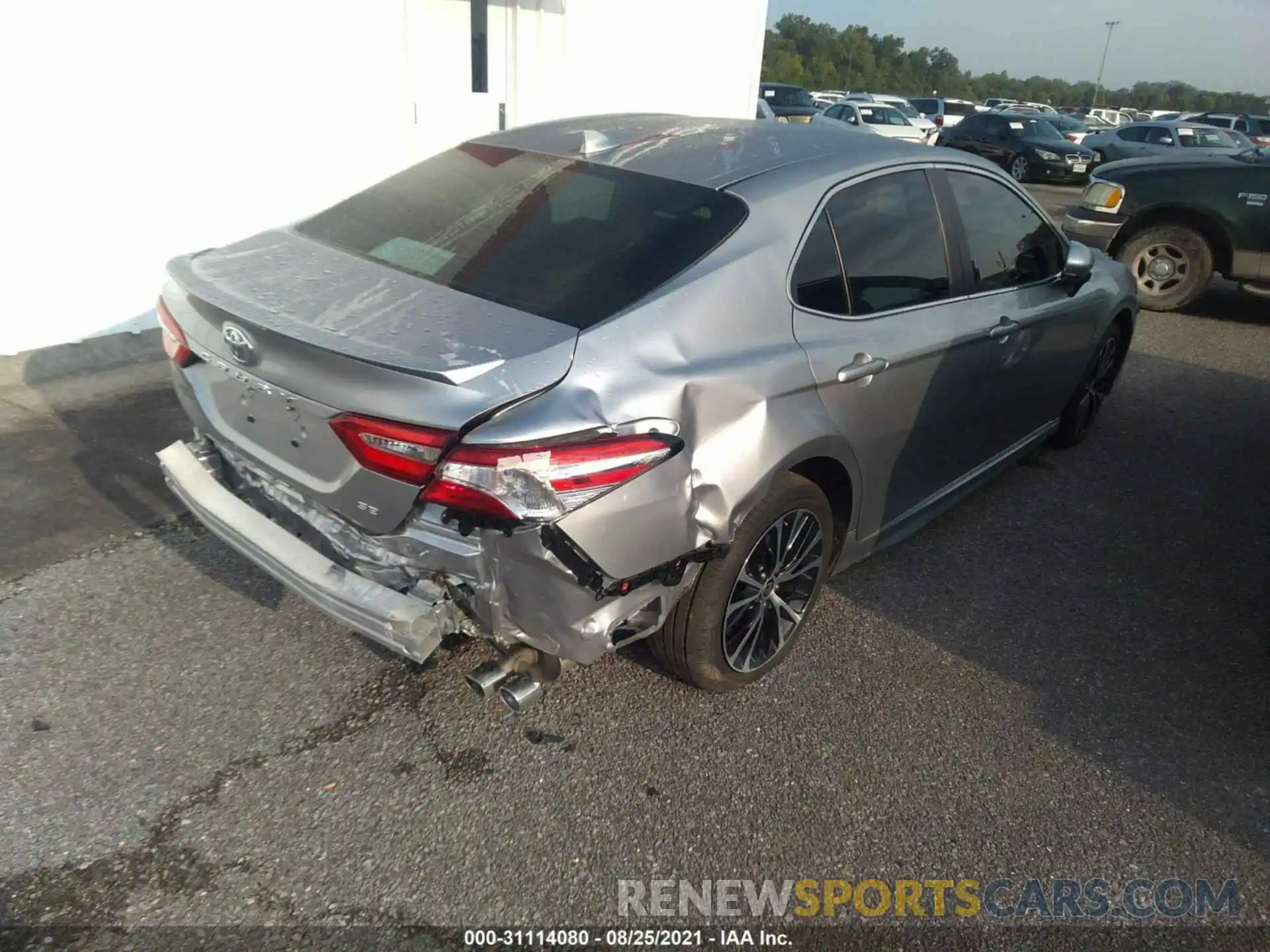 4 Photograph of a damaged car 4T1G11AKXLU987586 TOYOTA CAMRY 2020