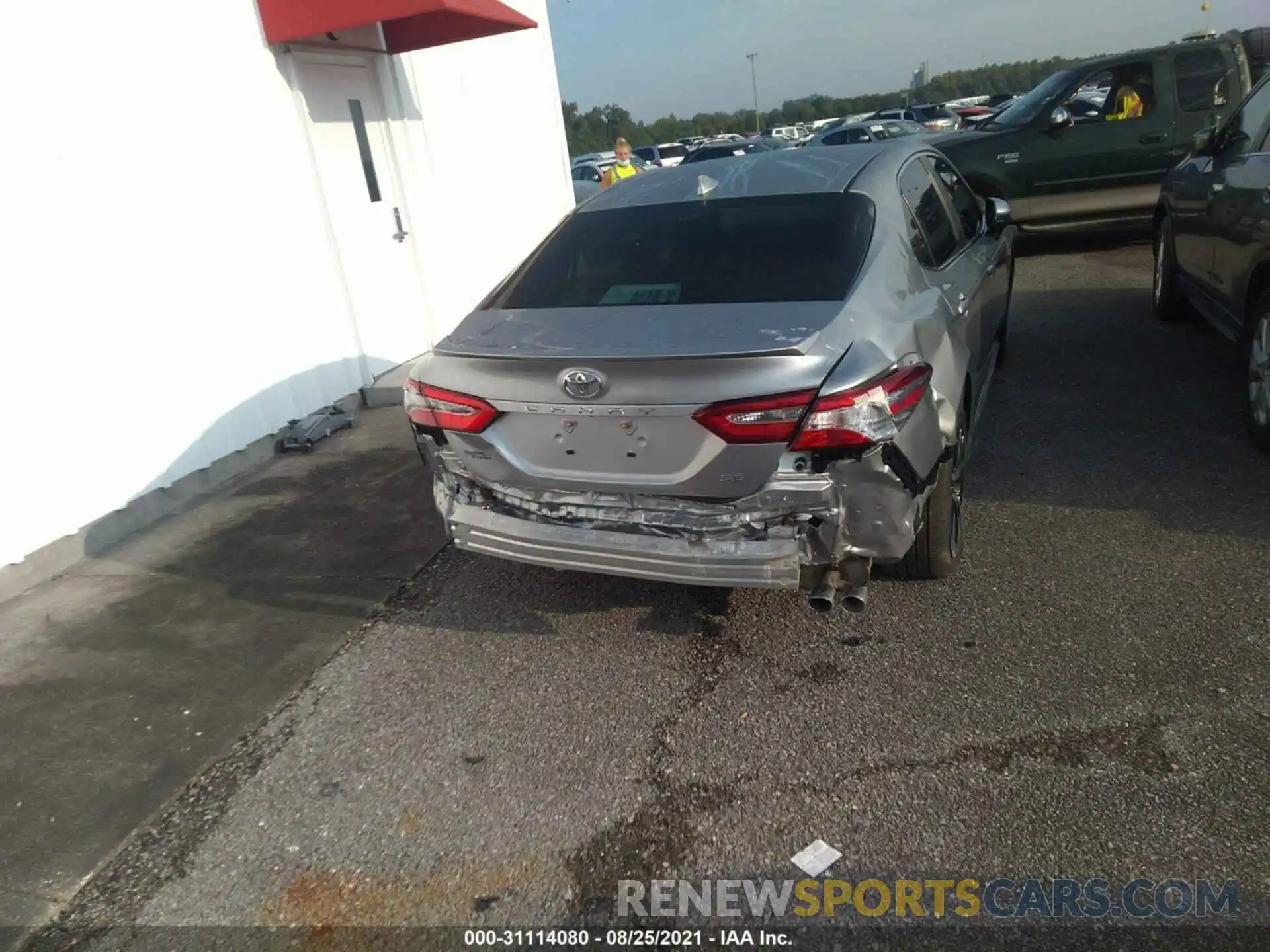 6 Photograph of a damaged car 4T1G11AKXLU987586 TOYOTA CAMRY 2020