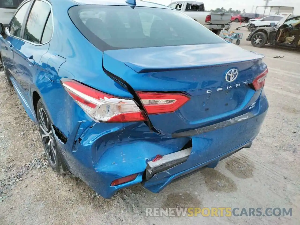 9 Photograph of a damaged car 4T1G11BK1LU010707 TOYOTA CAMRY 2020