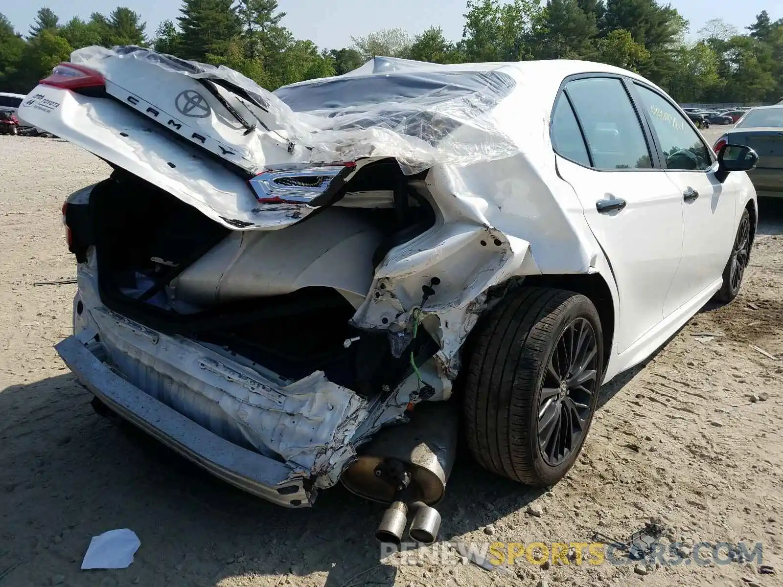 4 Photograph of a damaged car 4T1G11BK2LU002292 TOYOTA CAMRY 2020