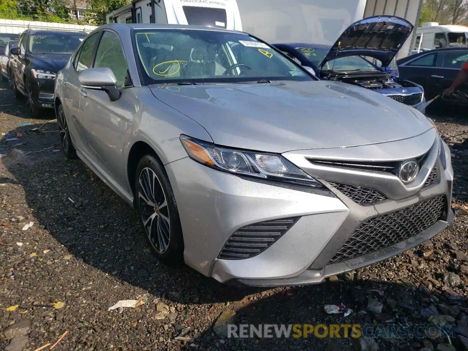 1 Photograph of a damaged car 4T1G11BK2LU013924 TOYOTA CAMRY 2020