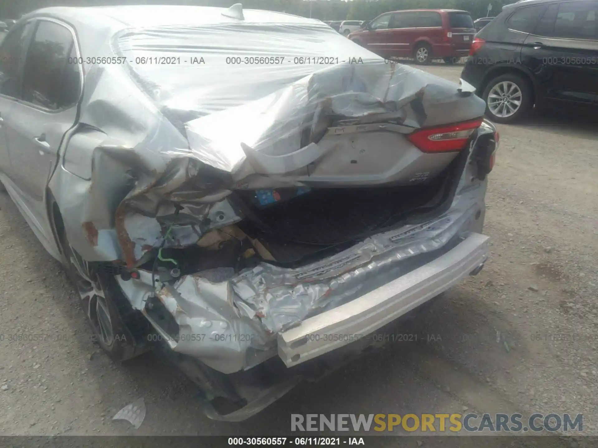 6 Photograph of a damaged car 4T1G11BK2LU017634 TOYOTA CAMRY 2020