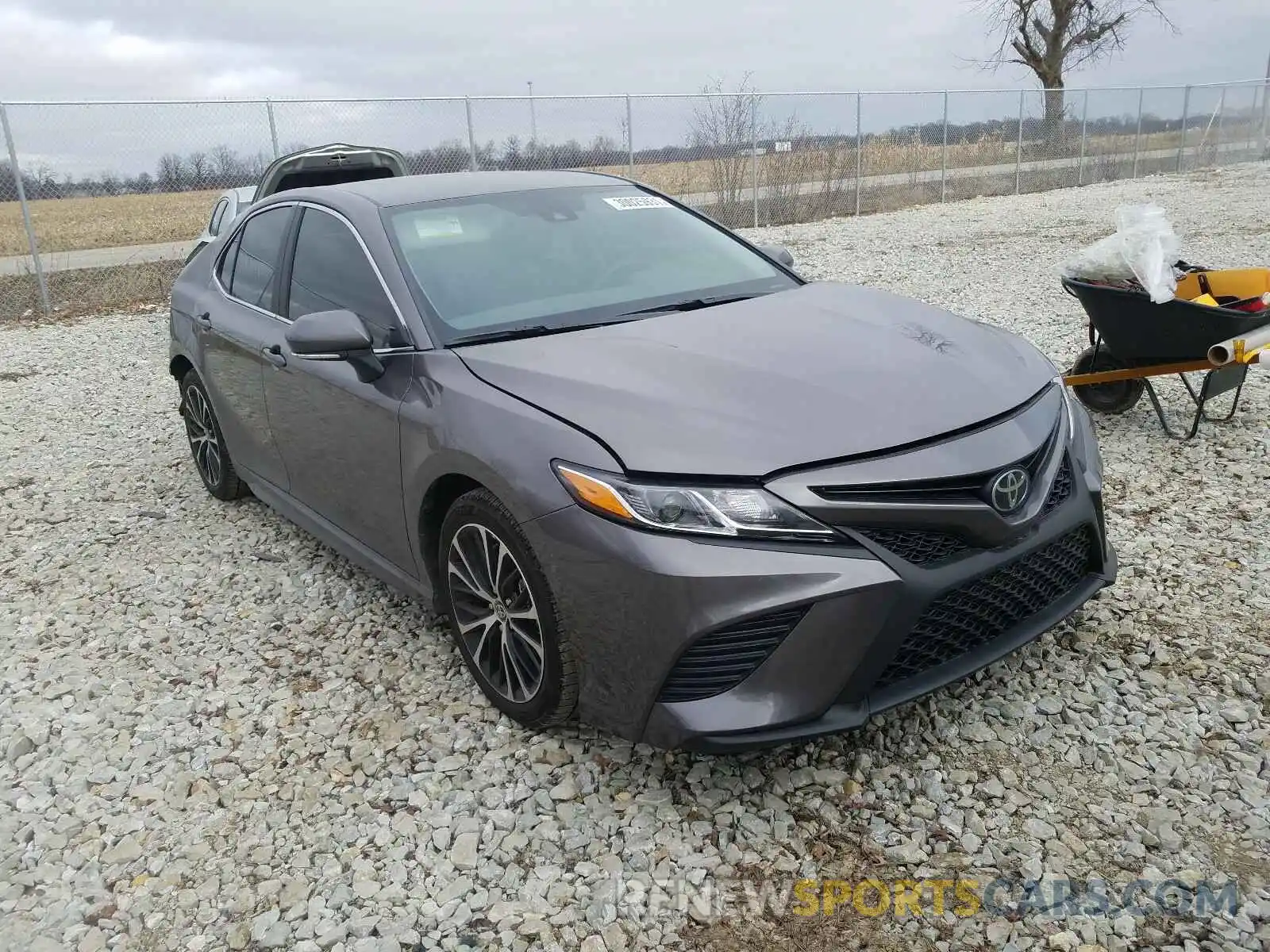 1 Photograph of a damaged car 4T1G11BK3LU010286 TOYOTA CAMRY 2020