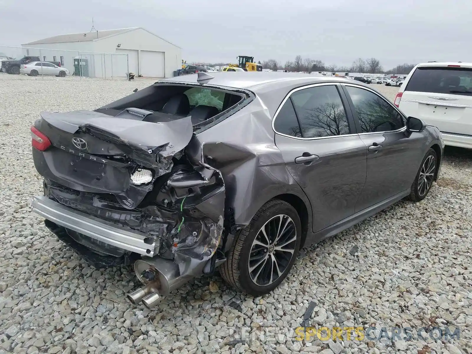 4 Photograph of a damaged car 4T1G11BK3LU010286 TOYOTA CAMRY 2020