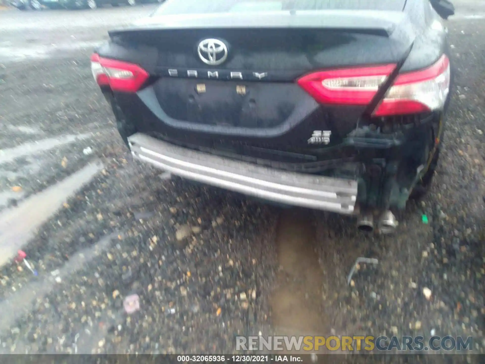 6 Photograph of a damaged car 4T1G11BK3LU014998 TOYOTA CAMRY 2020