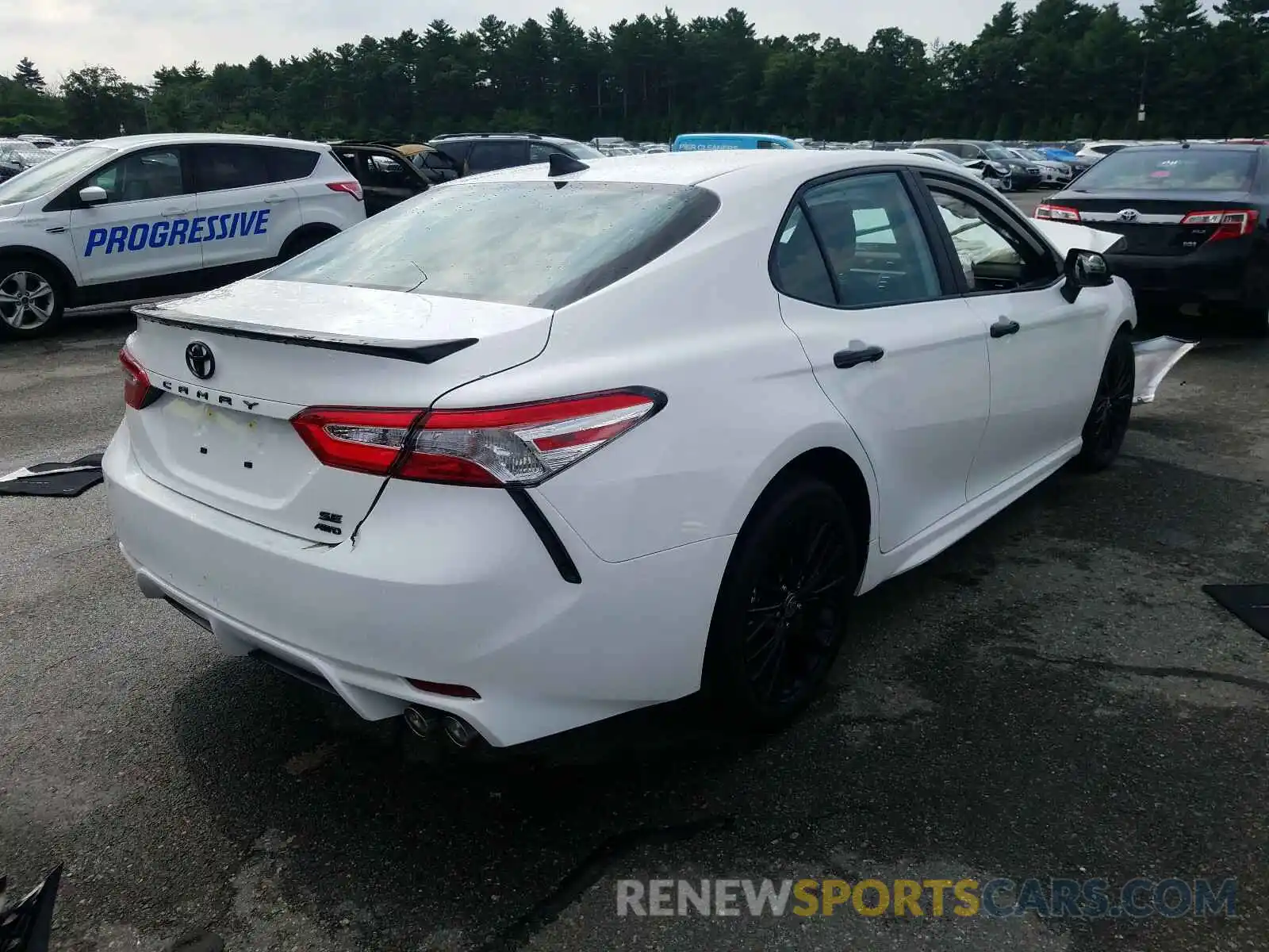 4 Photograph of a damaged car 4T1G11BK4LU003136 TOYOTA CAMRY 2020