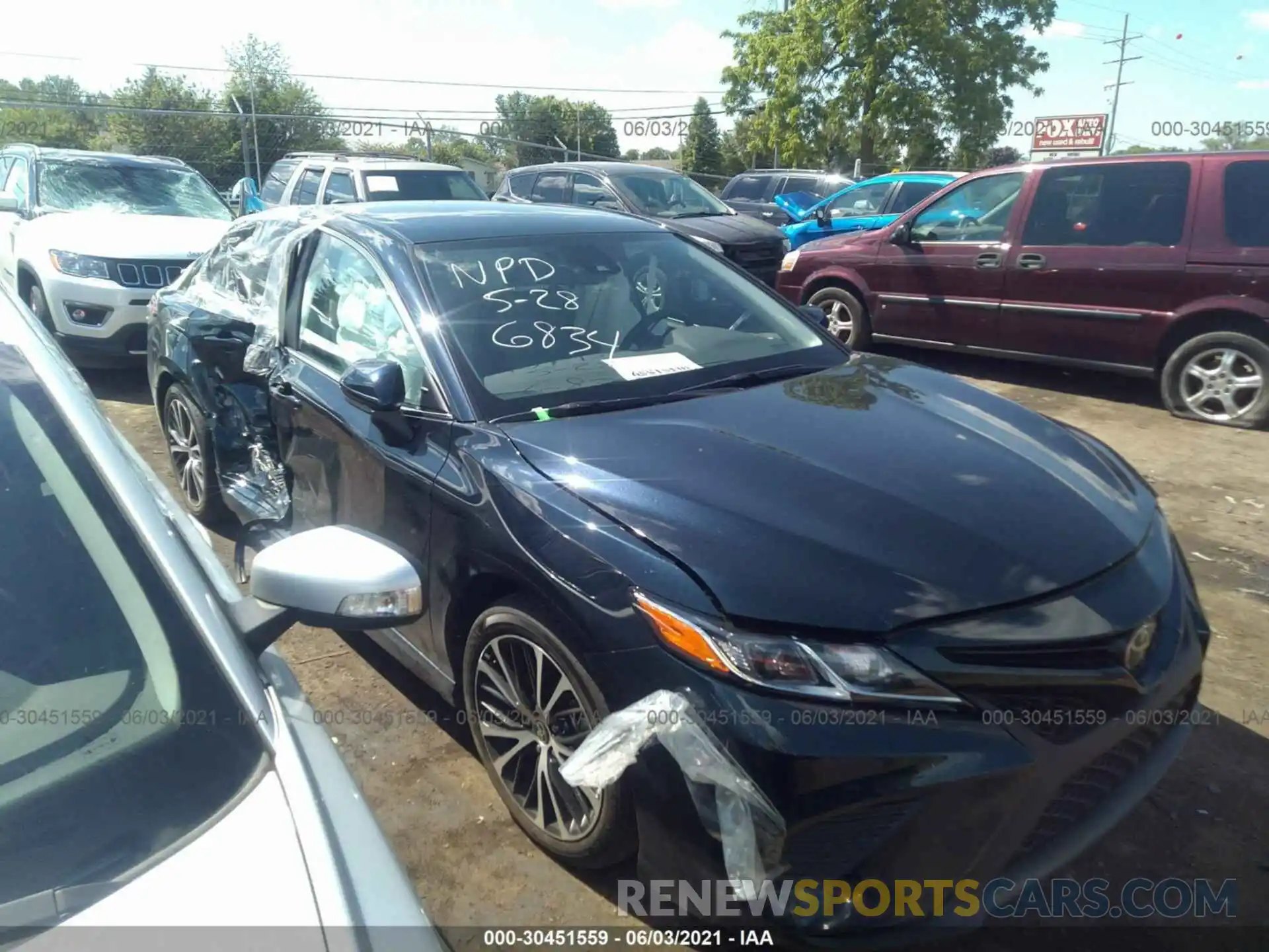 1 Photograph of a damaged car 4T1G11BK5LU016834 TOYOTA CAMRY 2020