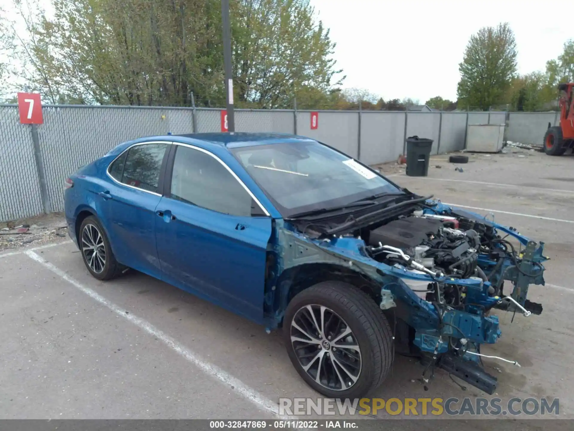 1 Photograph of a damaged car 4T1G11BK6LU019371 TOYOTA CAMRY 2020