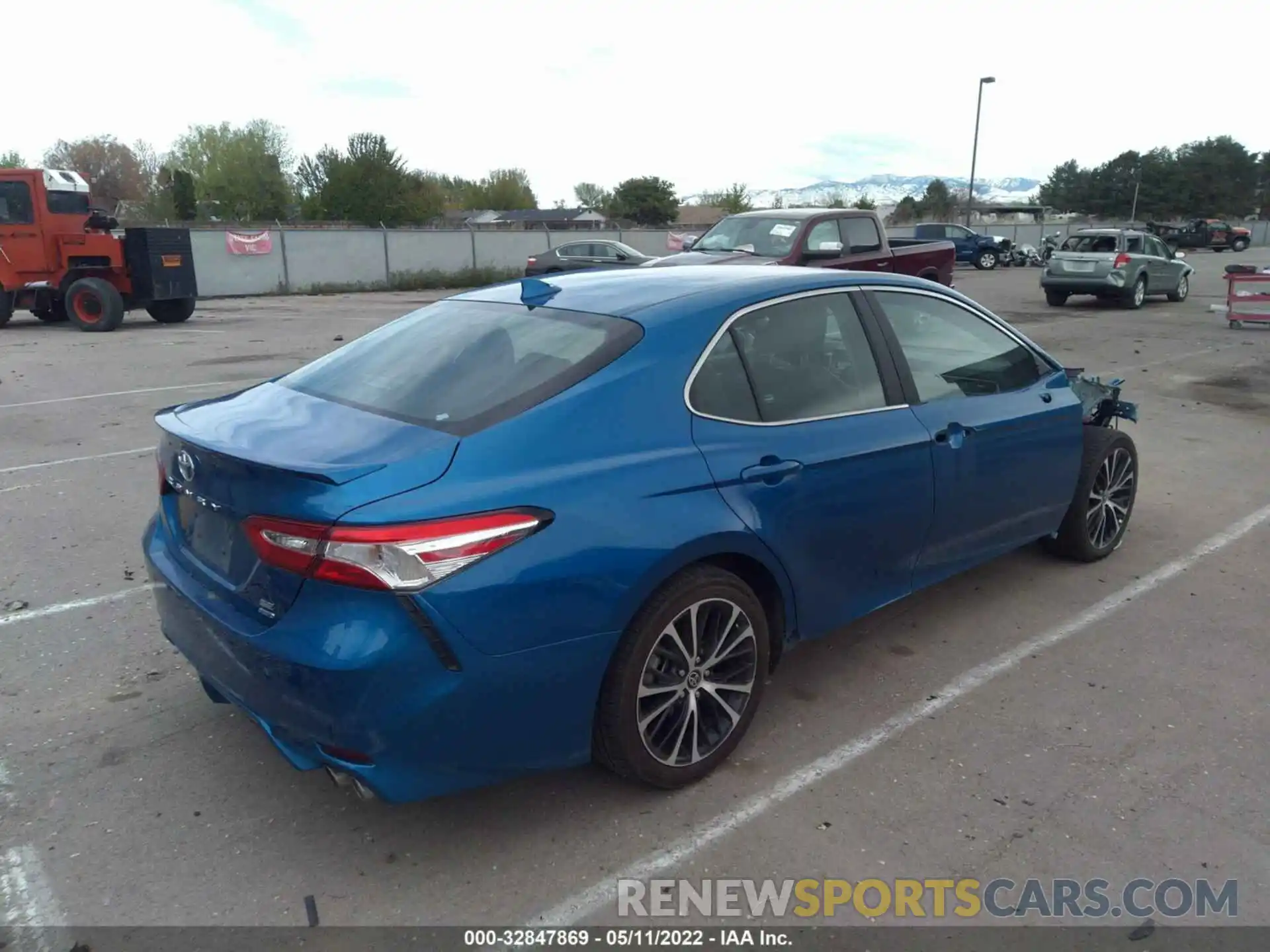 4 Photograph of a damaged car 4T1G11BK6LU019371 TOYOTA CAMRY 2020