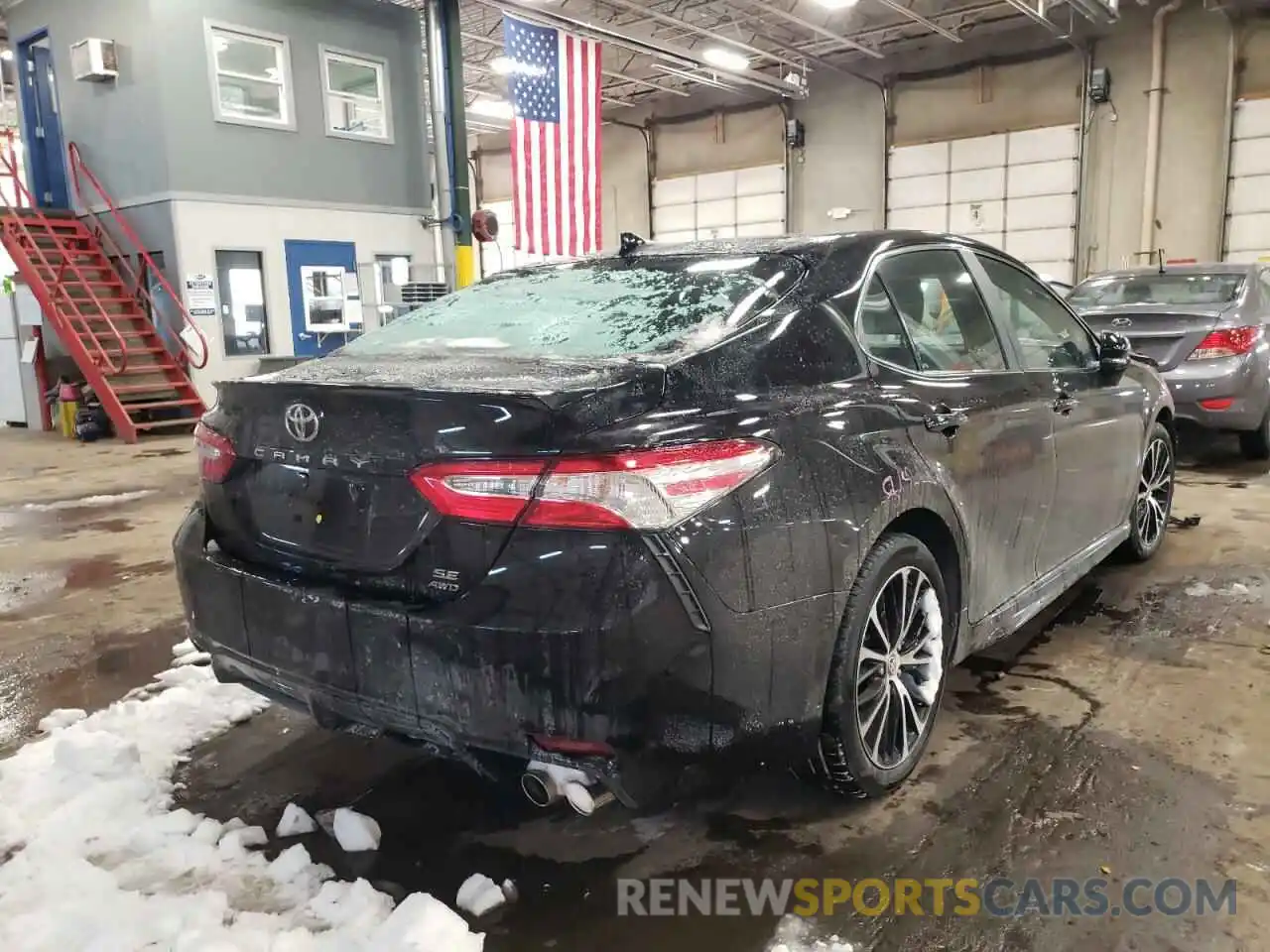 4 Photograph of a damaged car 4T1G11BK7LU016057 TOYOTA CAMRY 2020