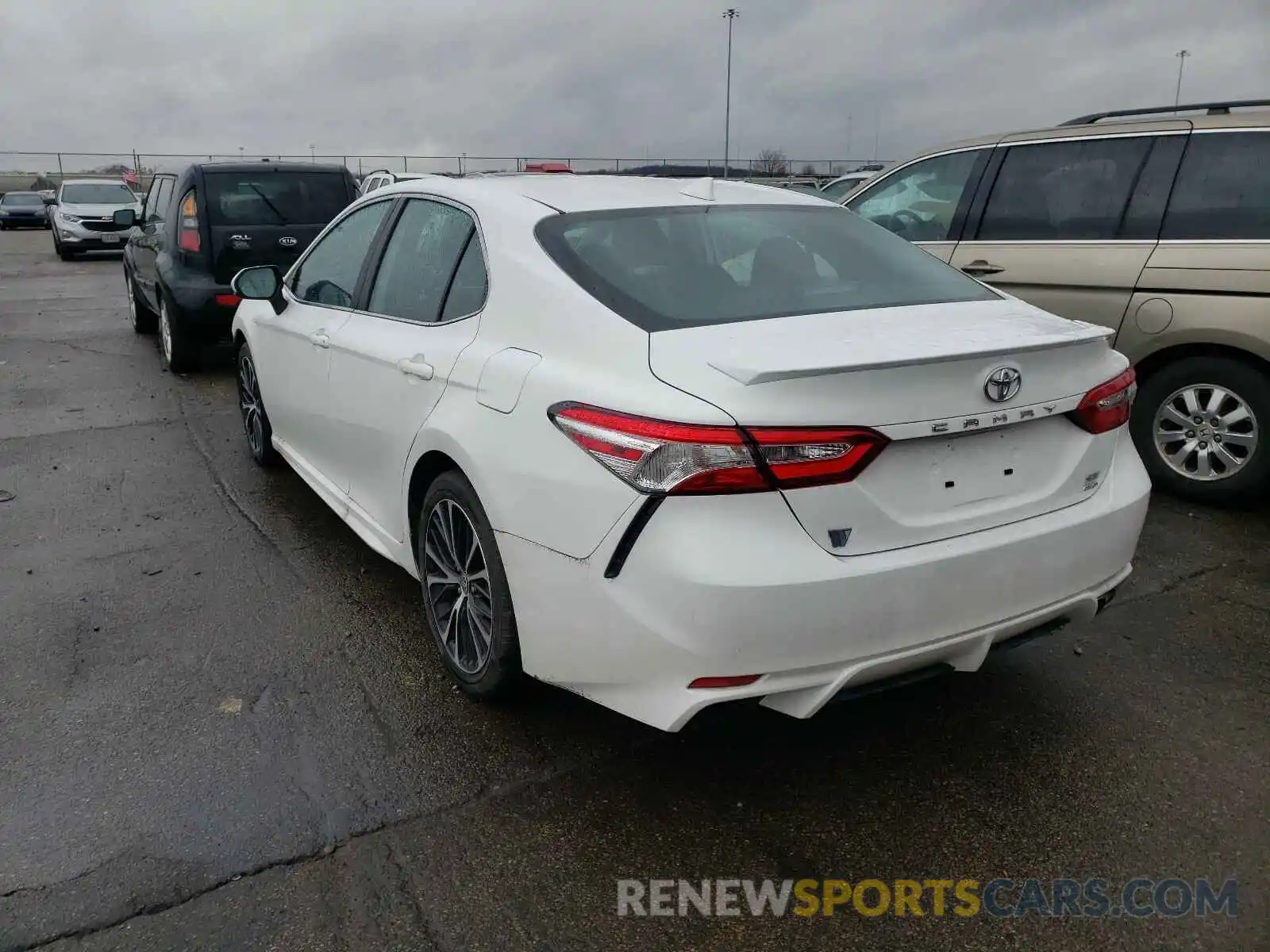 3 Photograph of a damaged car 4T1G11BK8LU006668 TOYOTA CAMRY 2020