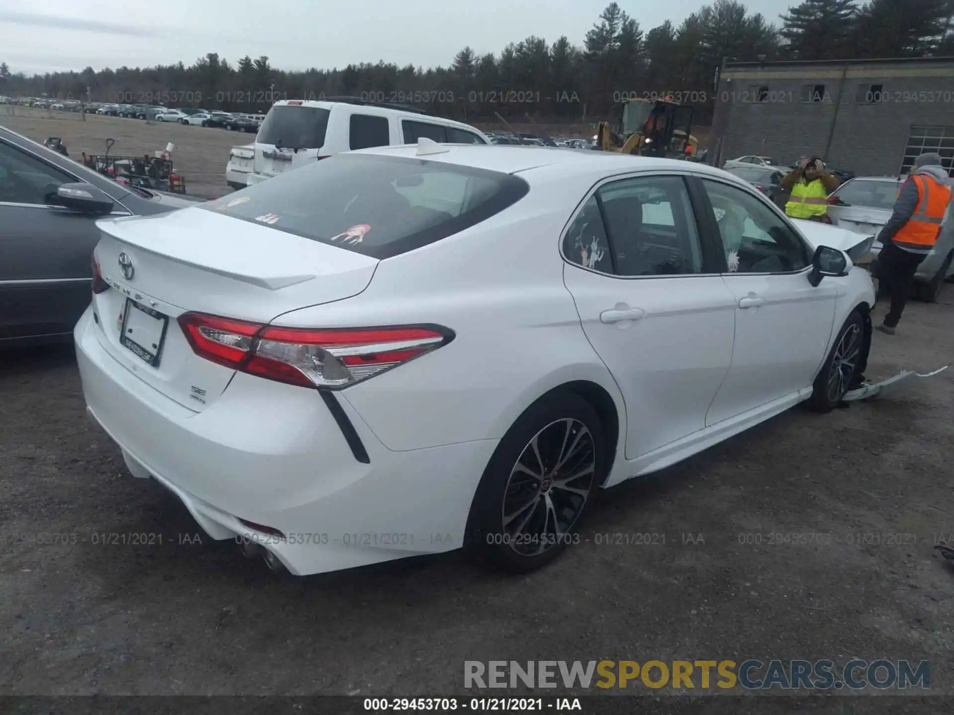 4 Photograph of a damaged car 4T1G11BK8LU011059 TOYOTA CAMRY 2020