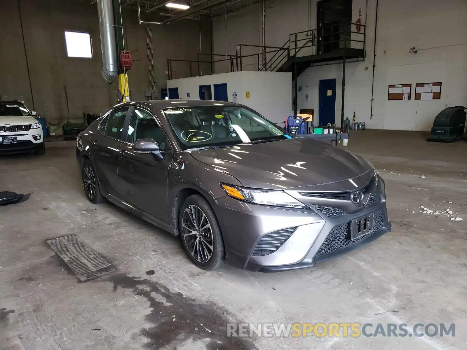 1 Photograph of a damaged car 4T1G11BK9LU015847 TOYOTA CAMRY 2020