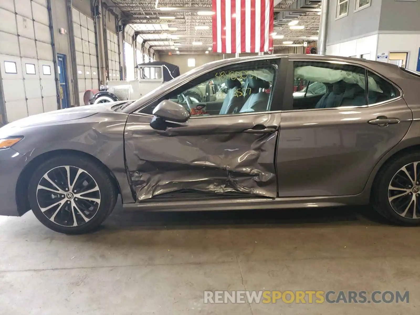 9 Photograph of a damaged car 4T1G11BK9LU015847 TOYOTA CAMRY 2020