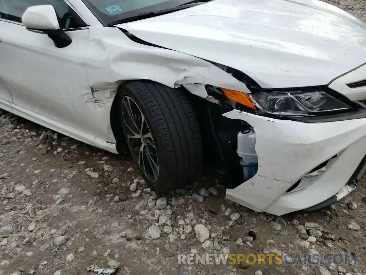 9 Photograph of a damaged car 4T1G11BK9LU015931 TOYOTA CAMRY 2020