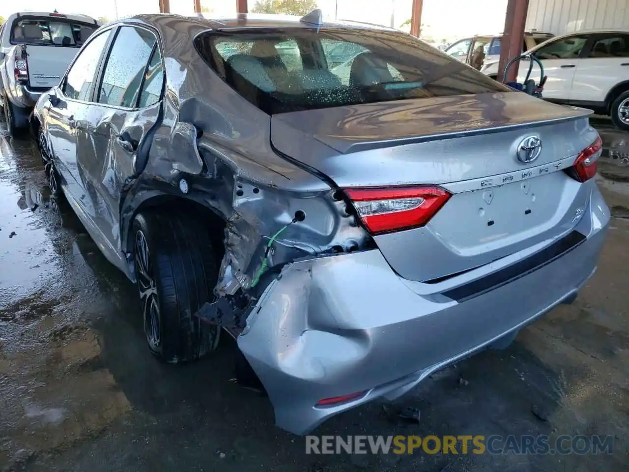 3 Photograph of a damaged car 4T1G11BKXLU005960 TOYOTA CAMRY 2020