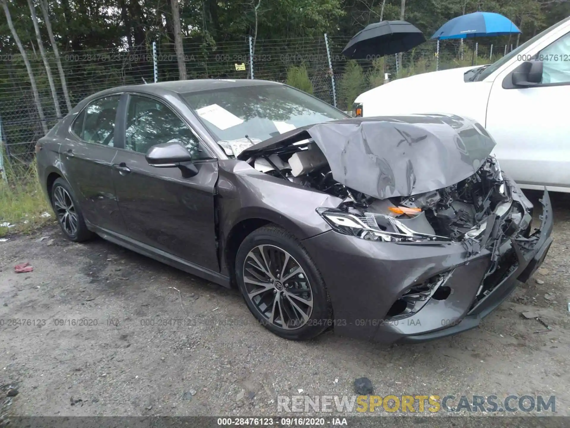 1 Photograph of a damaged car 4T1G11BKXLU009362 TOYOTA CAMRY 2020