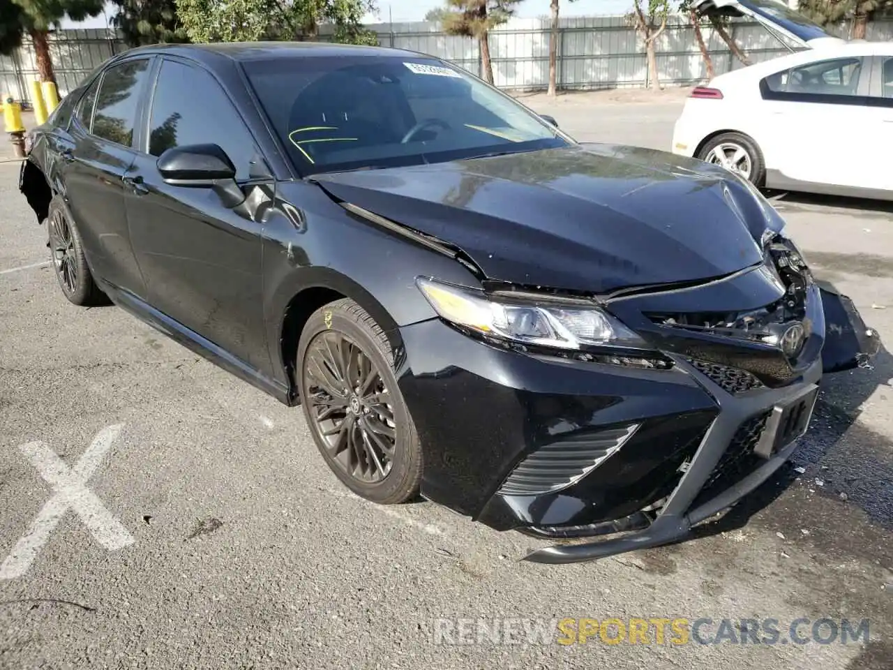 1 Photograph of a damaged car 4T1G11BKXLU016960 TOYOTA CAMRY 2020