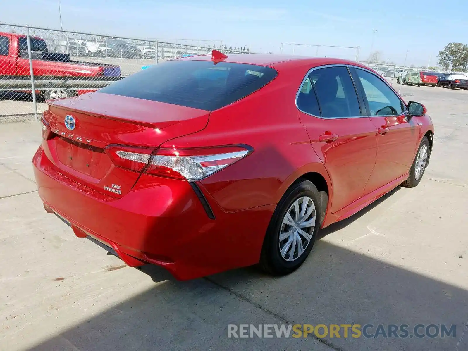 4 Photograph of a damaged car 4T1G31AK0LU009804 TOYOTA CAMRY 2020