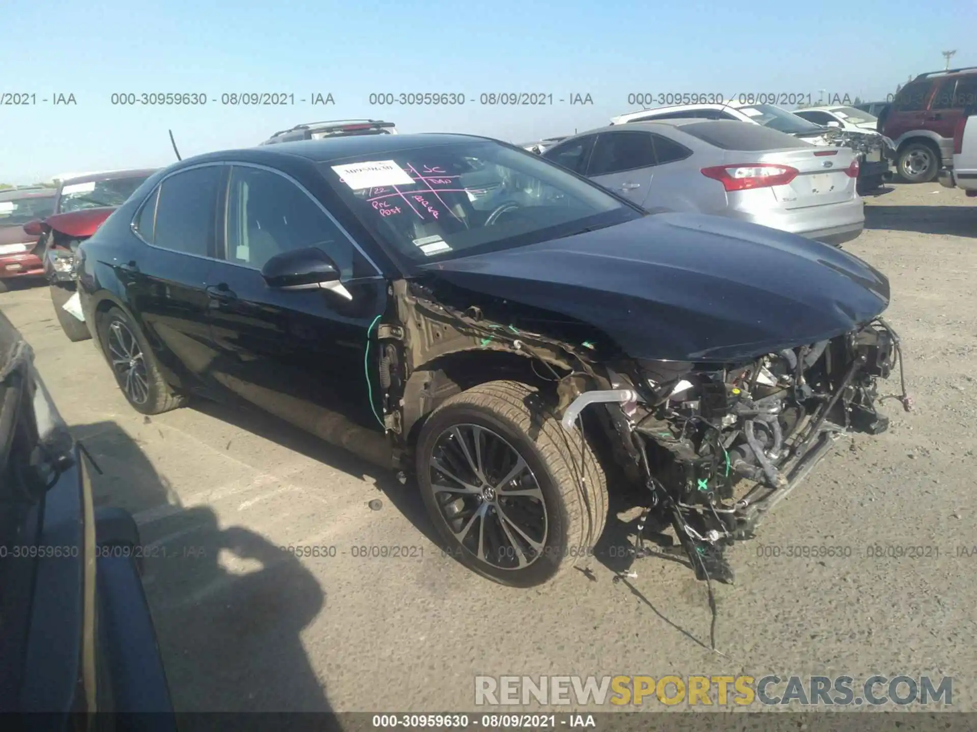 1 Photograph of a damaged car 4T1G31AK0LU011147 TOYOTA CAMRY 2020