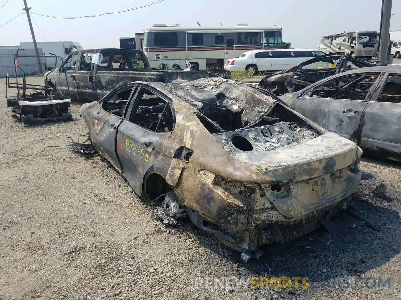 3 Photograph of a damaged car 4T1G31AK0LU012766 TOYOTA CAMRY 2020