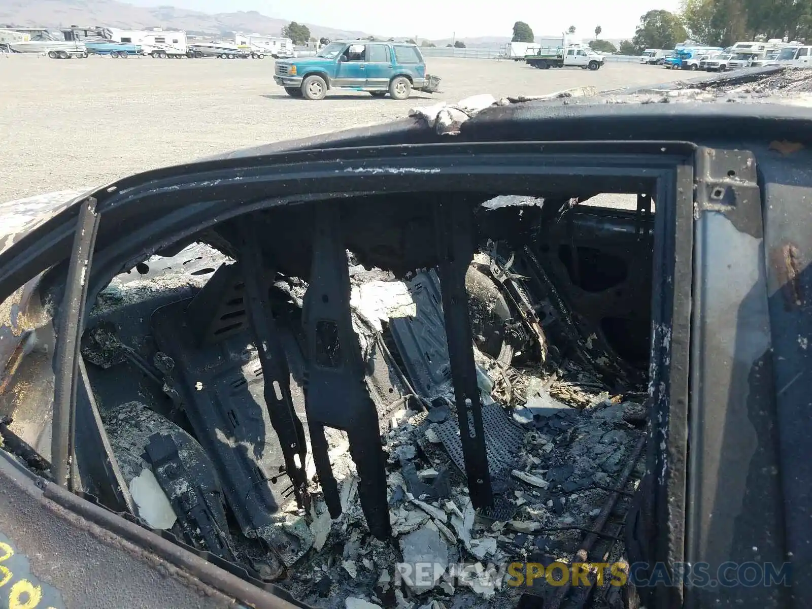 6 Photograph of a damaged car 4T1G31AK0LU012766 TOYOTA CAMRY 2020