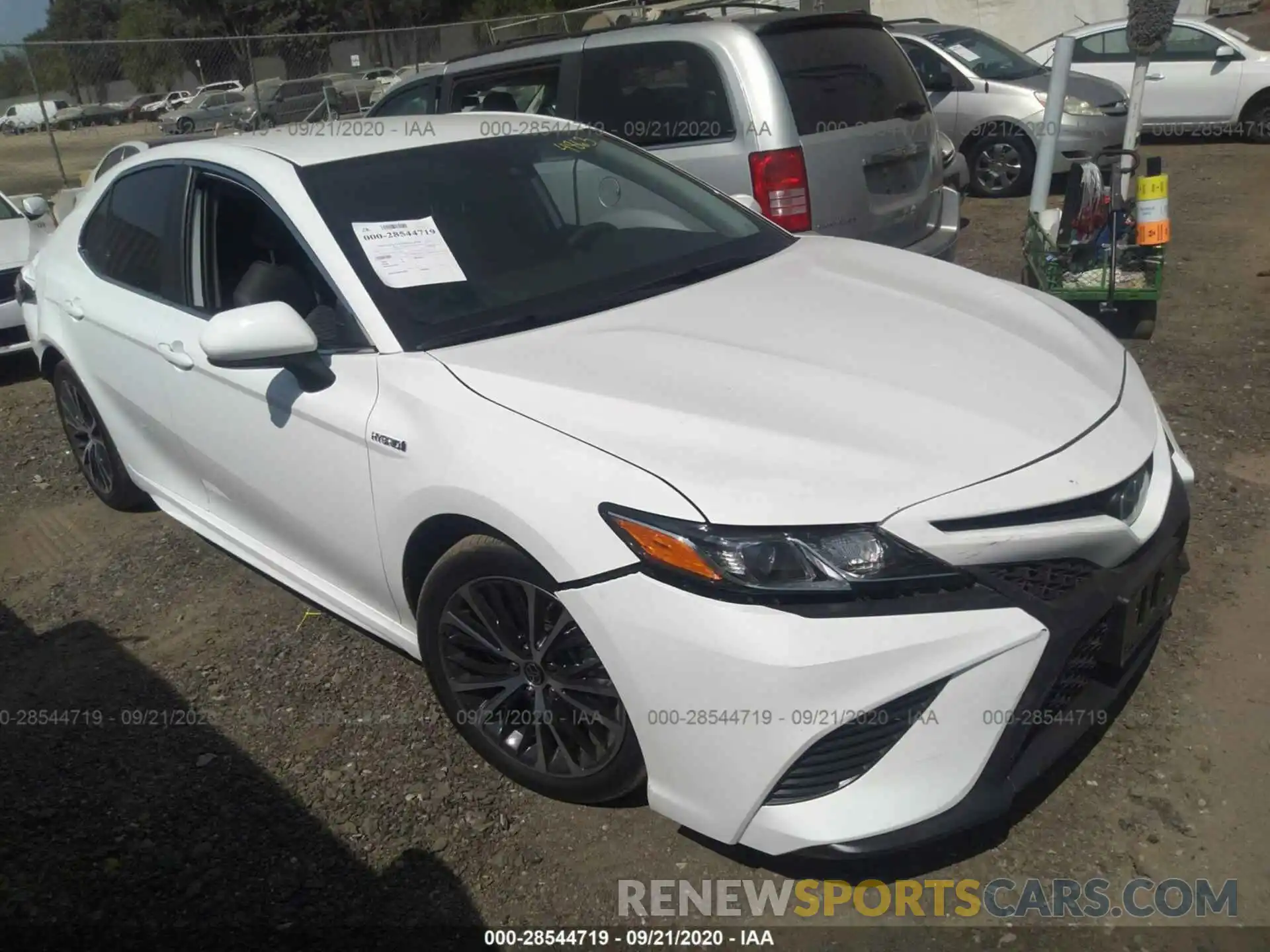 1 Photograph of a damaged car 4T1G31AK0LU015604 TOYOTA CAMRY 2020