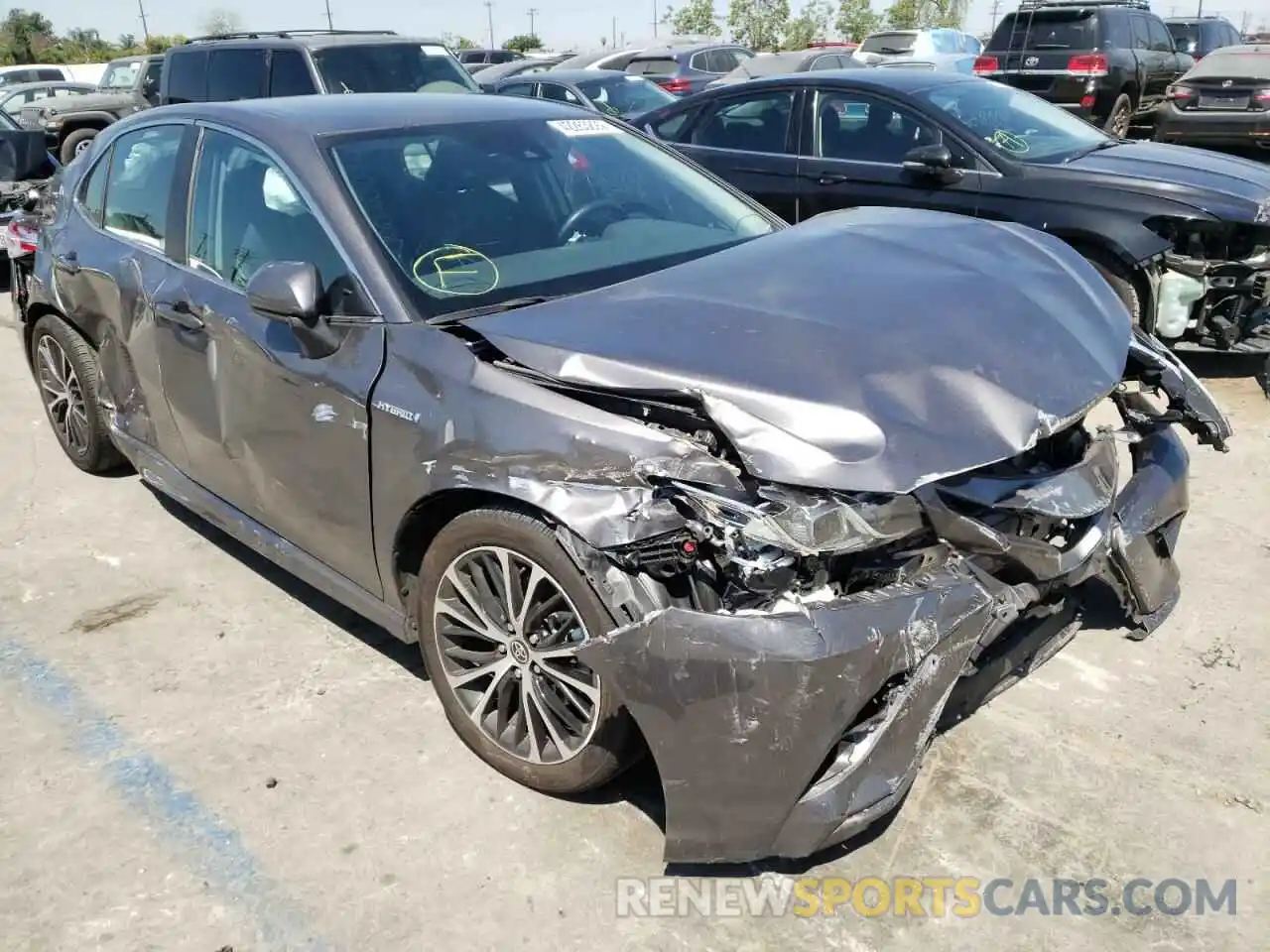 1 Photograph of a damaged car 4T1G31AK0LU017255 TOYOTA CAMRY 2020