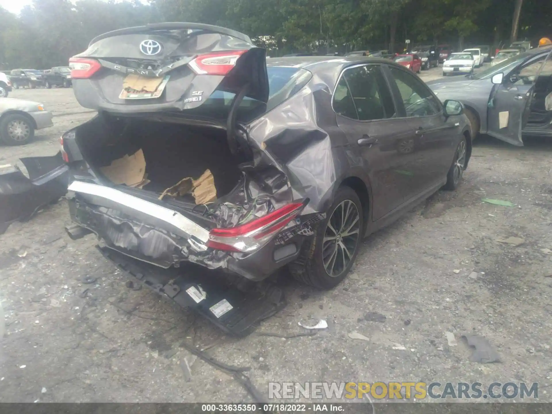 4 Photograph of a damaged car 4T1G31AK0LU527122 TOYOTA CAMRY 2020