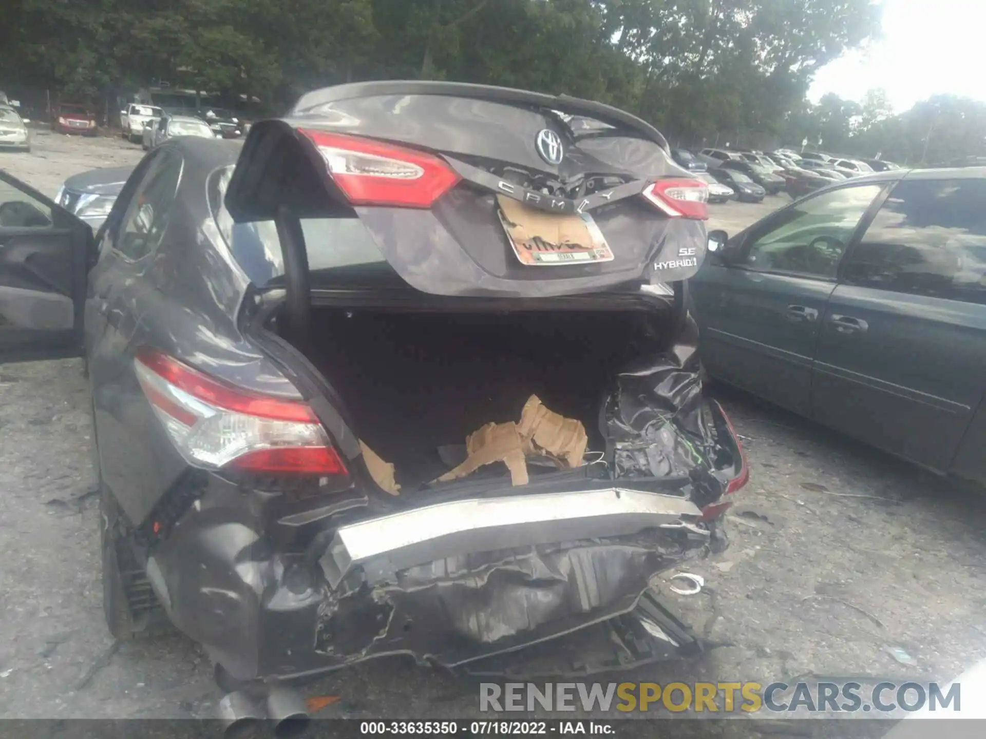 6 Photograph of a damaged car 4T1G31AK0LU527122 TOYOTA CAMRY 2020