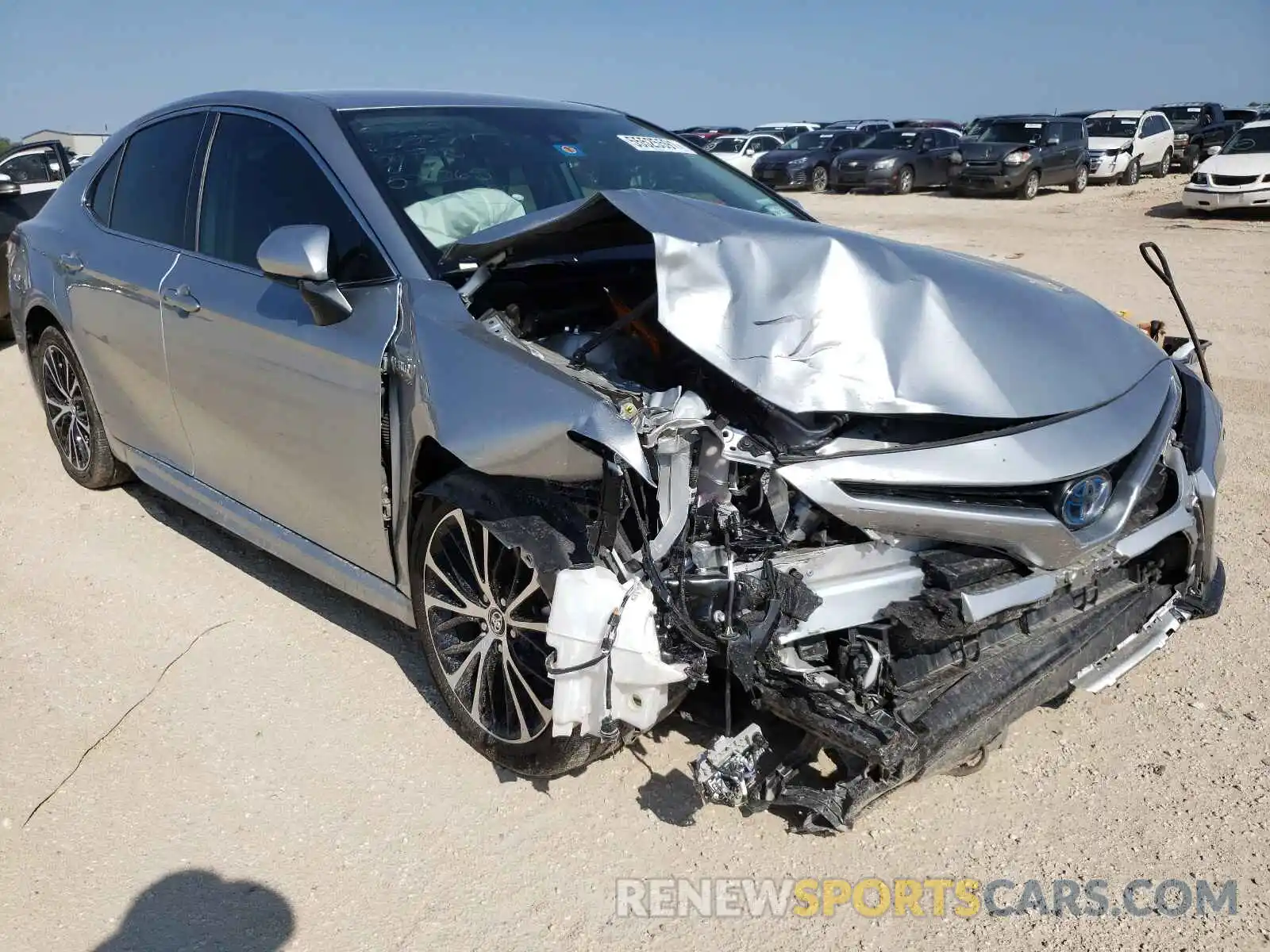 1 Photograph of a damaged car 4T1G31AK0LU527265 TOYOTA CAMRY 2020